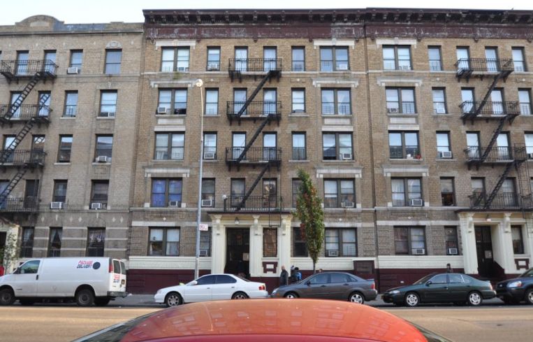 An apartment building in New York