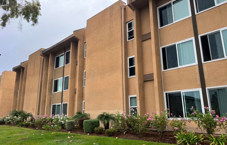Pacific Terrace Apartments