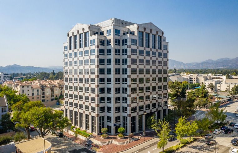 301 North Lake Avenue, Pasadena, Exterior