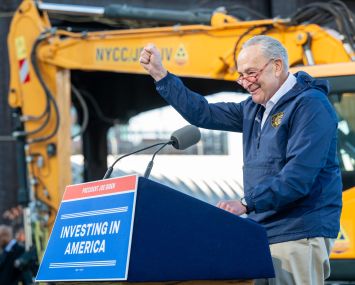 U.S. Sen. Charles Schumer at the groundbreaking for the Gateway tunnel project.
