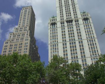 Woolworth Building, 1913, by Cass Gilbert, United Nations Headquarters, Manhattan, New York City, United States of America, 20th century.
