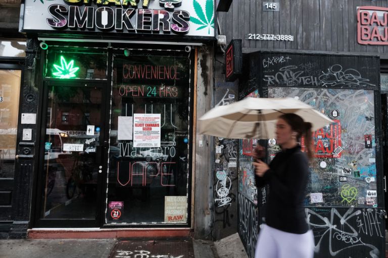 纽约市打击房东租赁给非法烟草店