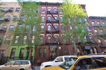 410 West 46th Street, one of Daniel Ohebshalom and Johnathan Santana's buildings that racked up so many housing violations that it became the subject of a years-long court battle with the city.