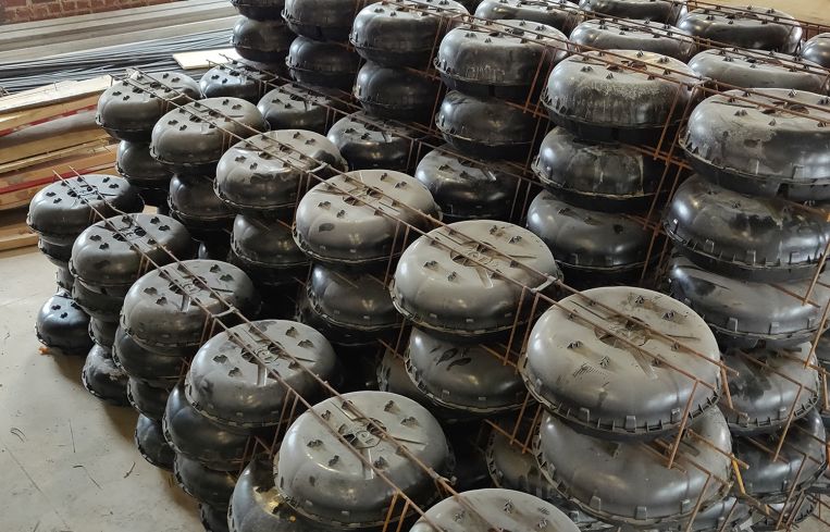 A close-up of the plastic cylinders from Cobaix.
