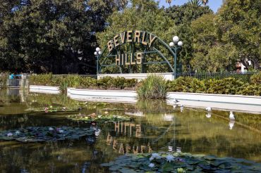 Beverly Hills sign in Beverly Gardens Park