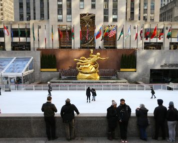 Gary Barnett's planned 534-key hotel will be located steps from Rockefeller Center (pictured).