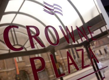 Crowne Plaza Hotel logo
