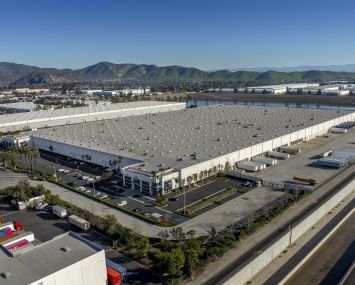 Commerce Way Distribution Center was built in 2000 at 13423-13473 Santa Ana Avenue