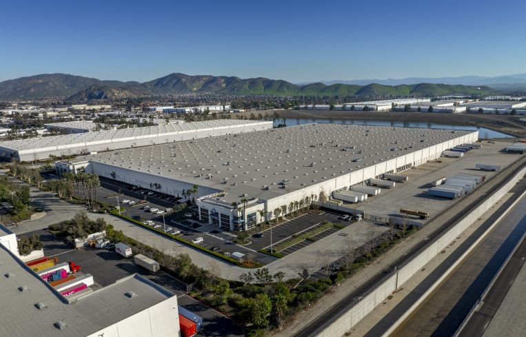 Commerce Way Distribution Center was built in 2000 at 13423-13473 Santa Ana Avenue