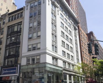 A hotel building in Manhattan.