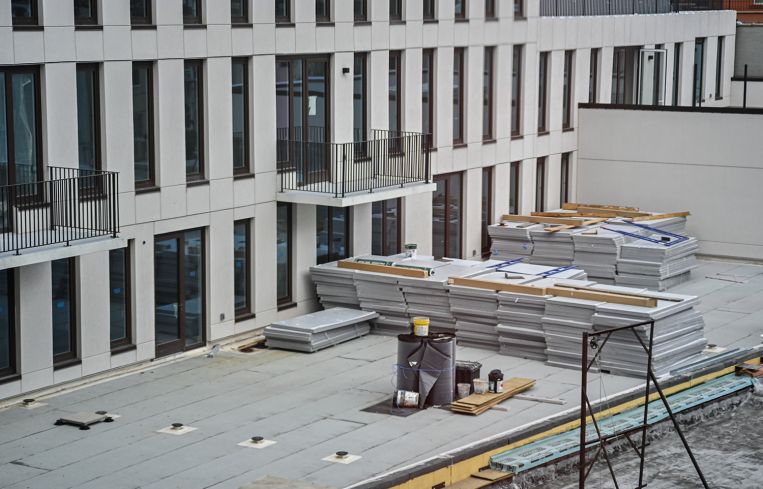 The exterior of 30-55 Vernon Boulevard under construction.