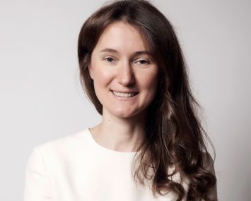 A photo of Anna Kogan.