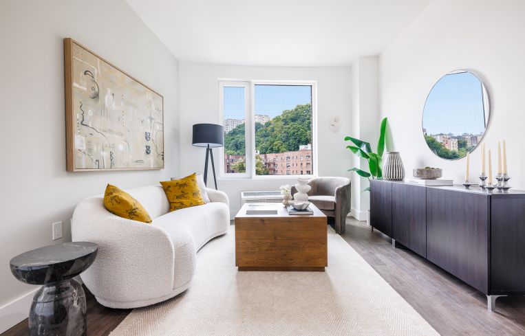 A photo of a living room in The Park Overture.