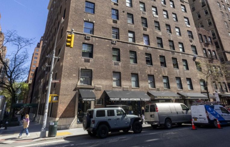 1015 Lexington Avenue.