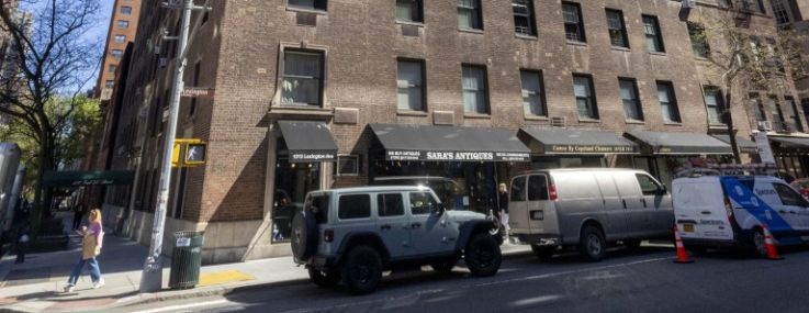 1015 Lexington Avenue.