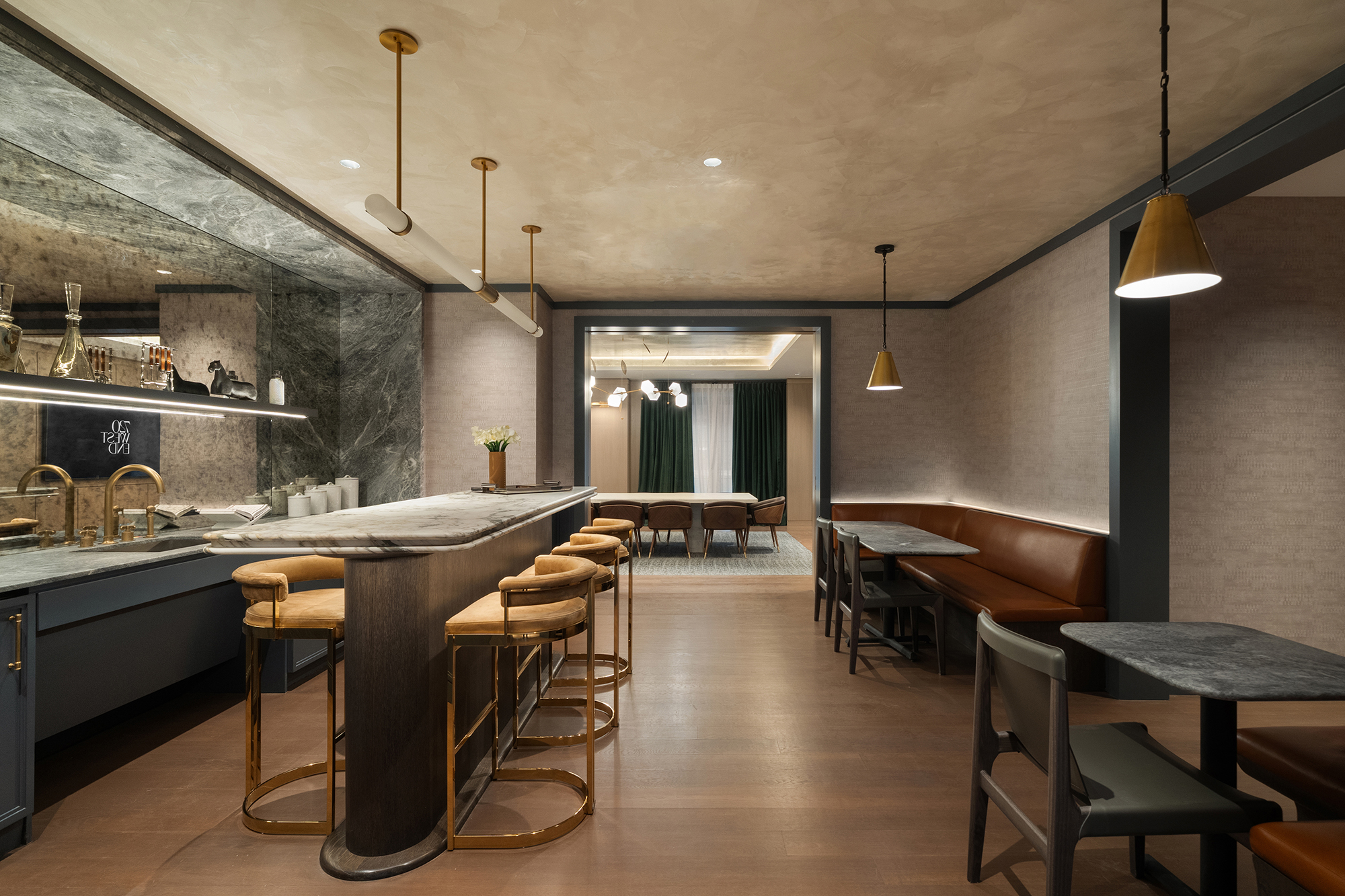The amenities at 720 West End Ave includes a private bar.
