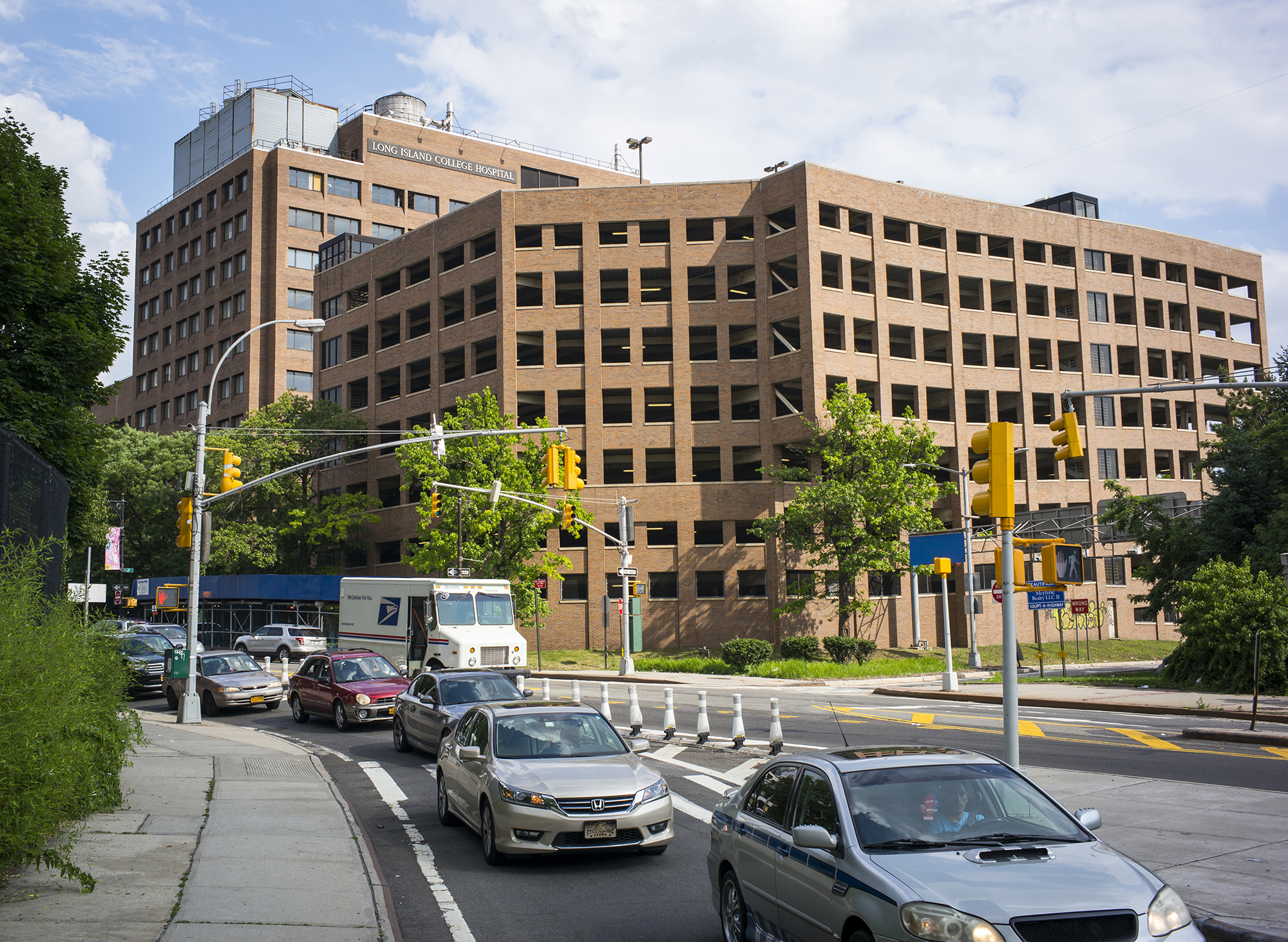 350 Hicks Street, before demolition in 2015.