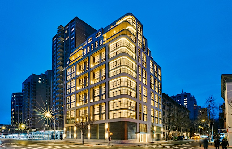 The Florian’s striking architecture evokes an unmistakable luxurious residential quality and makes the tower stand out in the streetscape.