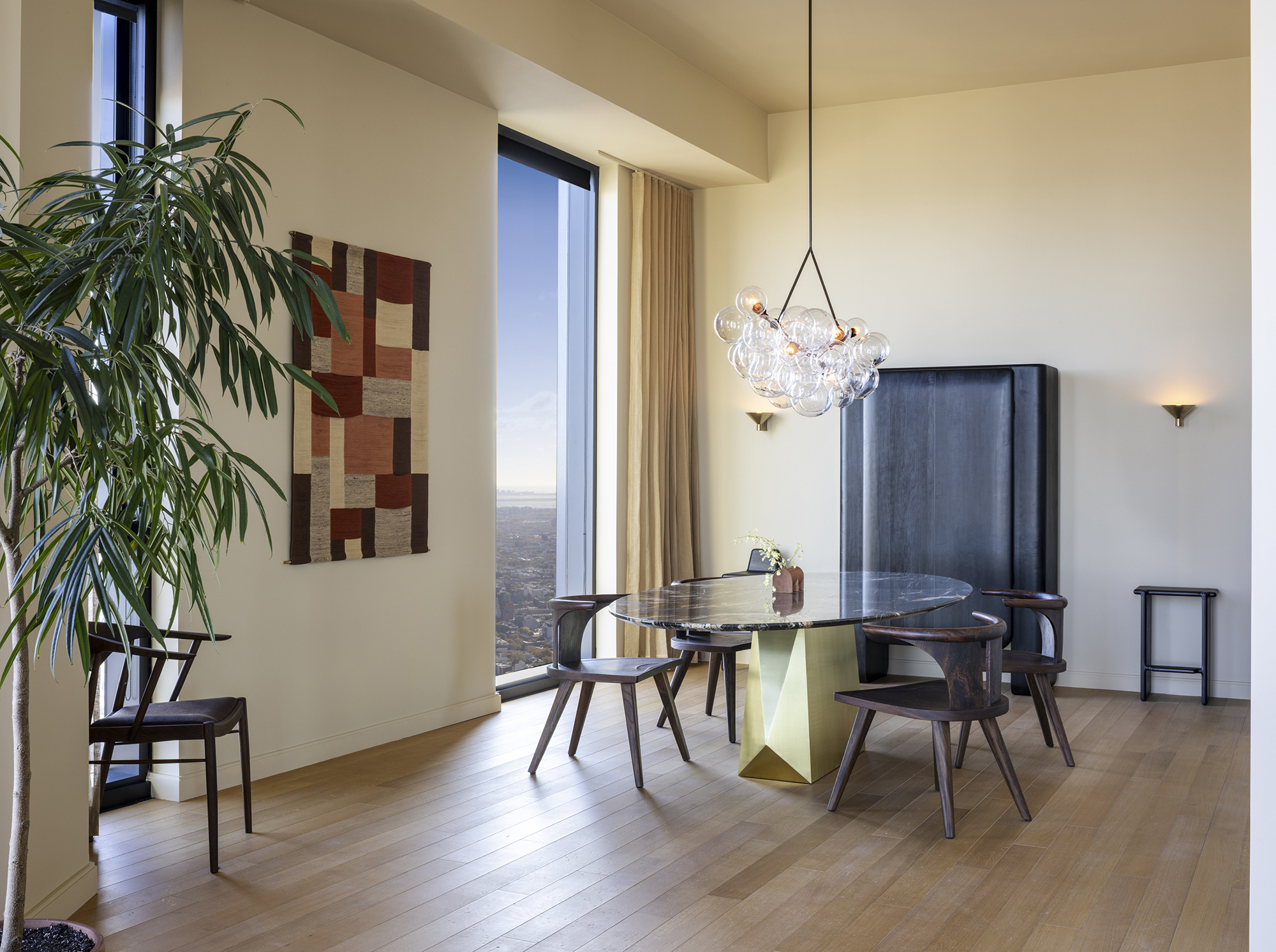 The color of the unit has an almost coffee or caramel ice cream kind of vibe.