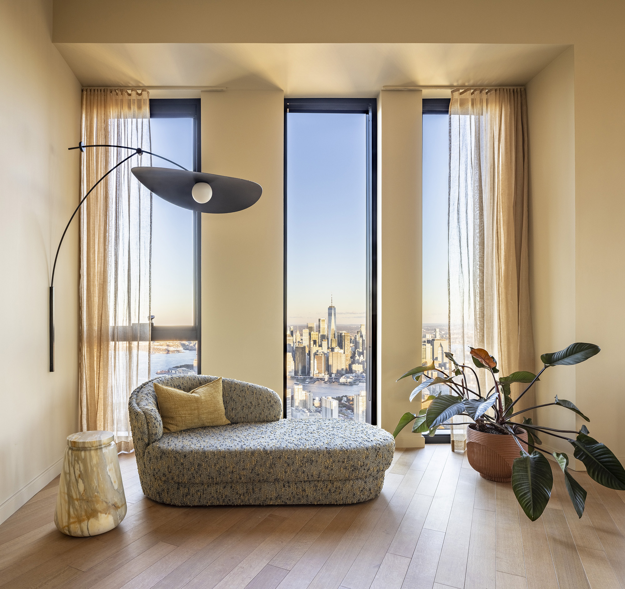 Walking into Penthouse 92 you are immediately hugged by the warm tones and soft vibe.