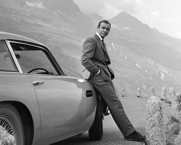 Sean Connery as James Bond in Goldfinger.