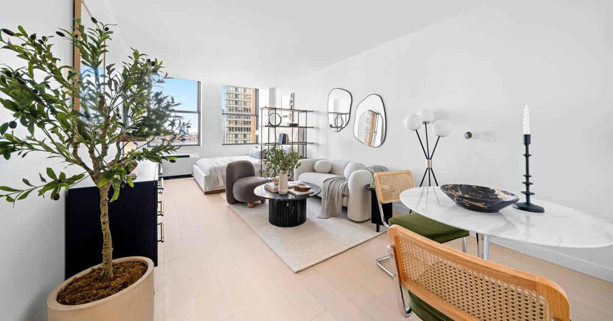 Moinian Group to Convert Office Portion of 17 Battery Place Into Residential Units