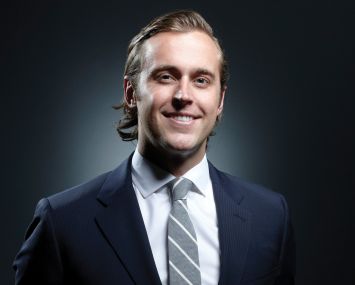 Dustin Stolly, senior managing director at Walker & Dunlop, led the $1.7 billion refi. 