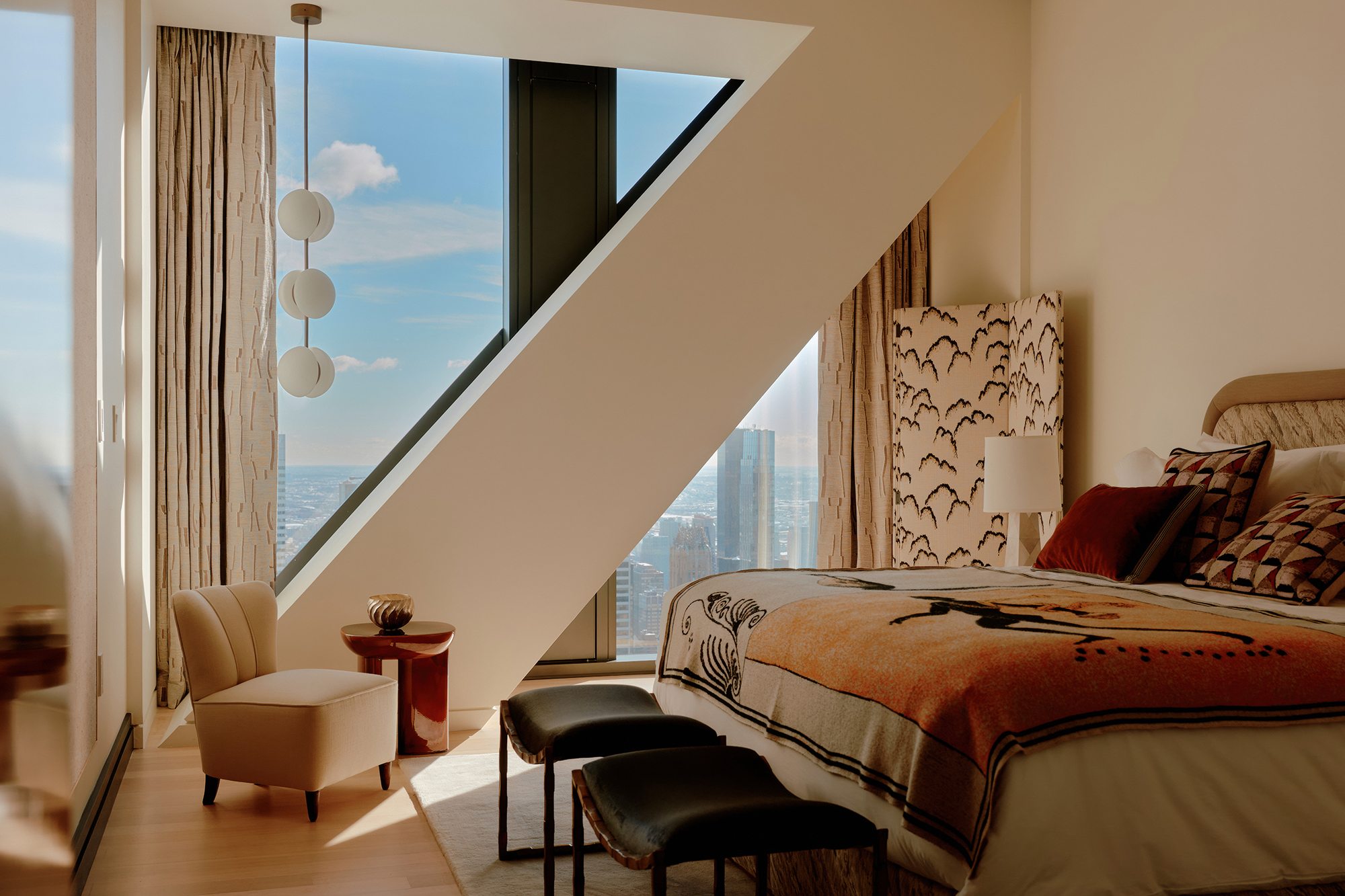 Waking up to a stunning wrap-around sight of New York City is what dreams are made of.