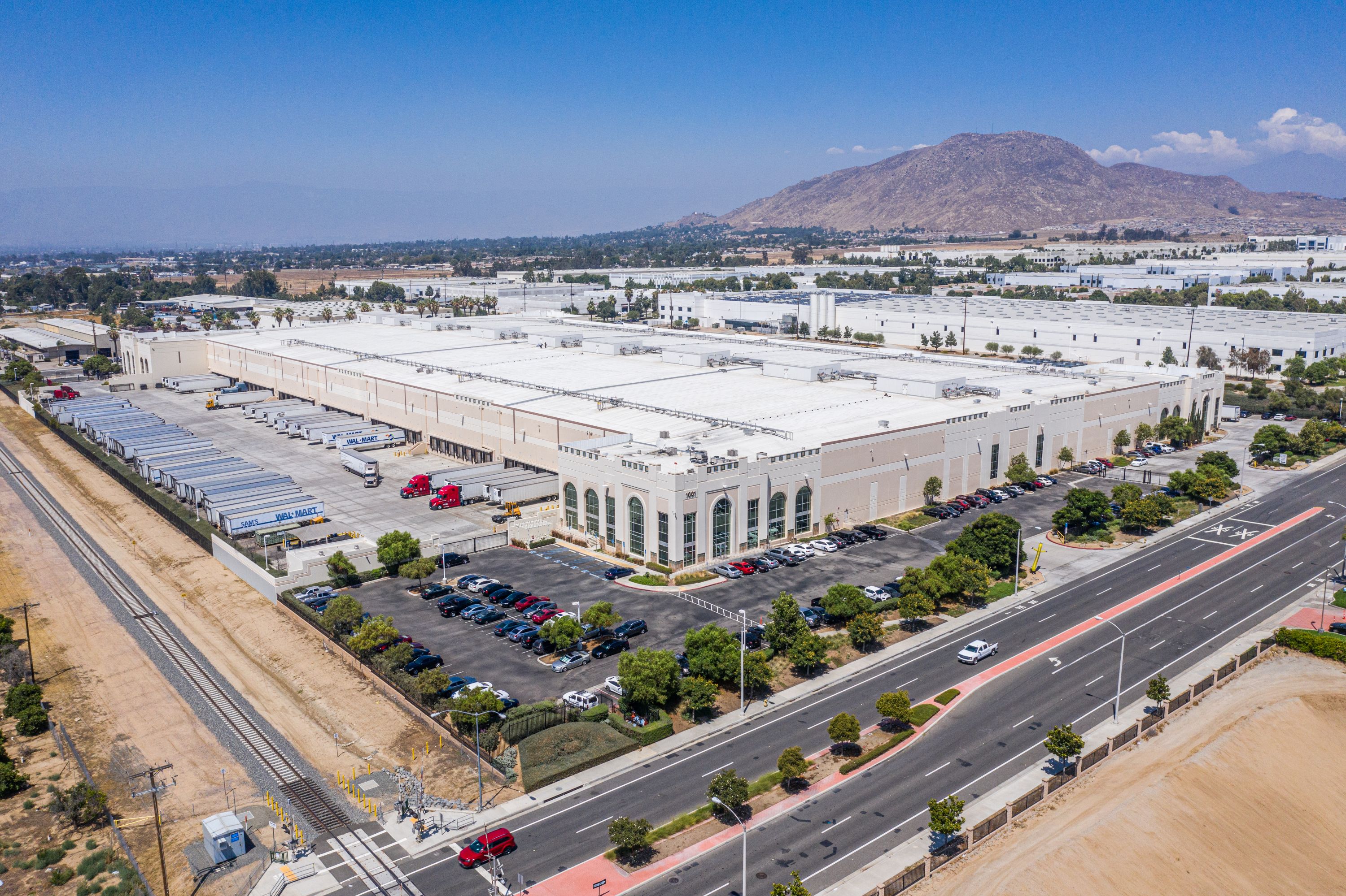 Walmart Pays $223M for SoCal Cold-Storage Facility