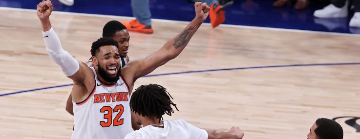 Karl-Anthony Towns (32) of the New York Knicks celebrates after his team's 107-106 victory against the San Antonio Spurs on Wednesday.