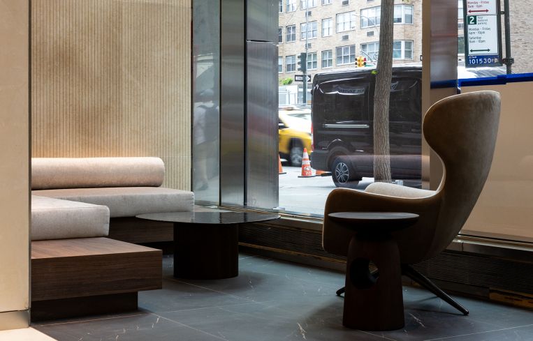 Lobby of 99 Park Avenue.