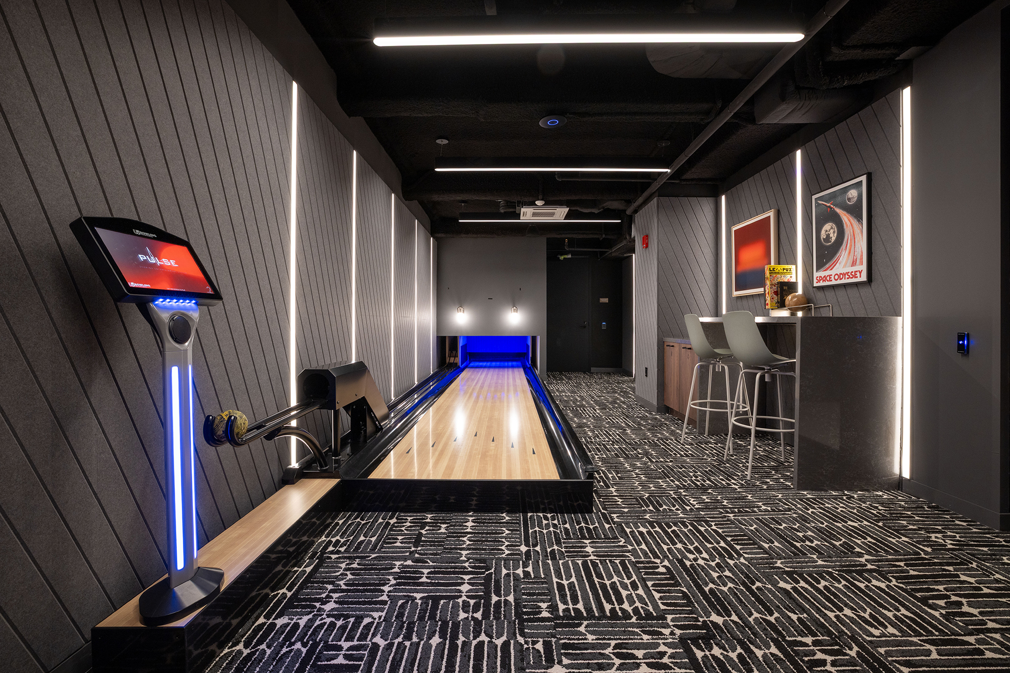 Duckpin bowling alley in 99 Park Avenue.