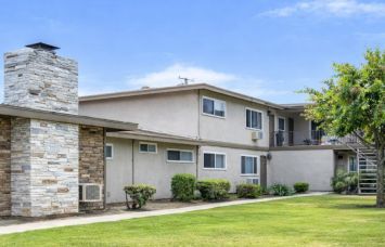 Castlewood Park Apartments in Buena Park, Calif.