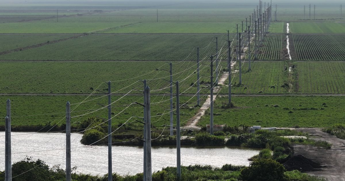 Palm Beach County Pauses Data Center Applications