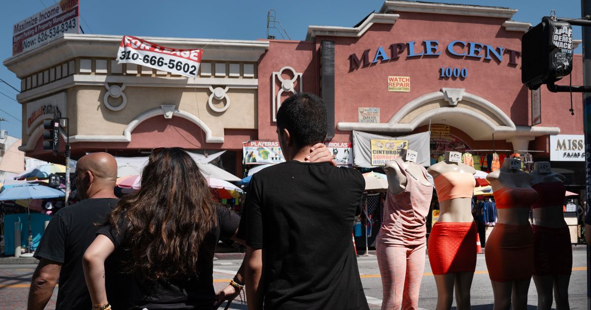 In Los Angeles-Area Retail, a Widening Divide