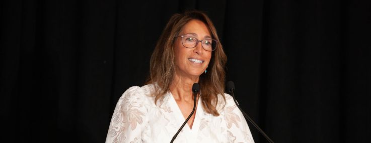 Lisa Silverstein of Silverstein Properties receives the Executive Leadership Award at the Commercial Observer Power Gala at 7 World Trade Center.